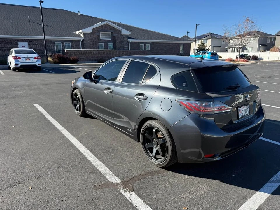 2011 Lexus CT - Image 2 of 14
