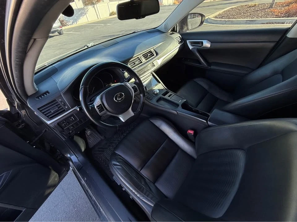 2011 Lexus CT - Image 6 of 14