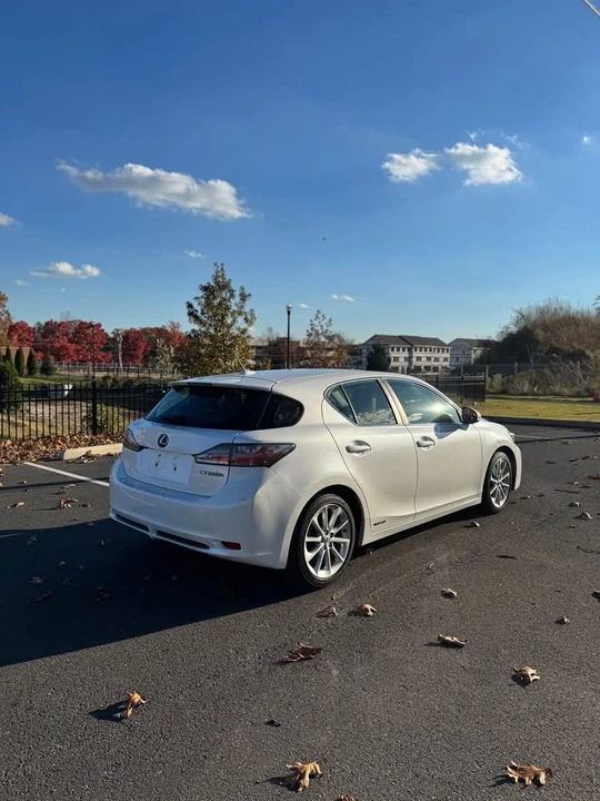 2011 Lexus CT - Image 4 of 18