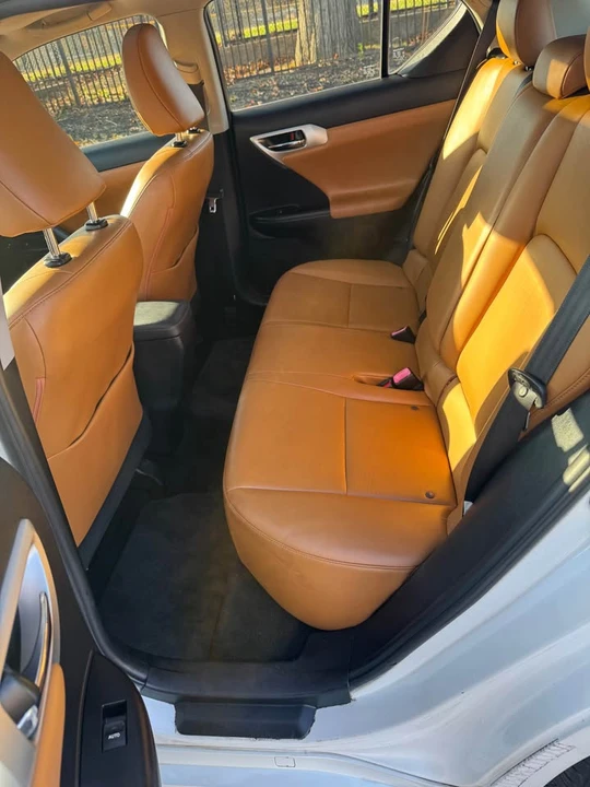 2011 Lexus CT - Image 14 of 18