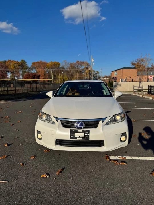 2011 Lexus CT - Image 9 of 18