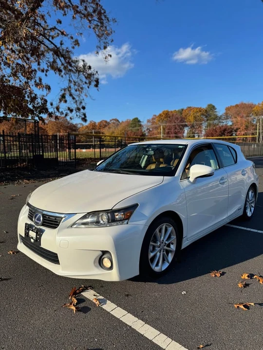 2011 Lexus CT - Image 8 of 18