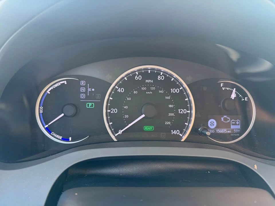 2011 Lexus CT - Image 15 of 18