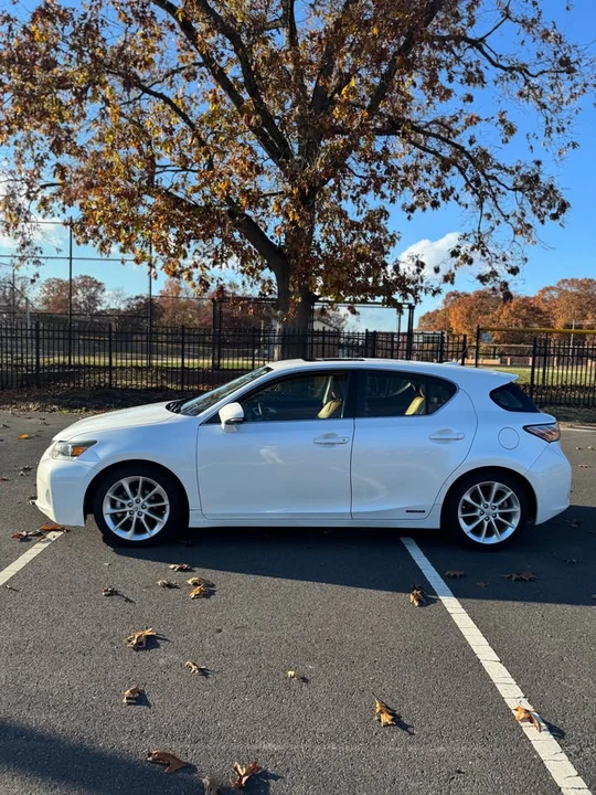 2011 Lexus CT - Image 7 of 18