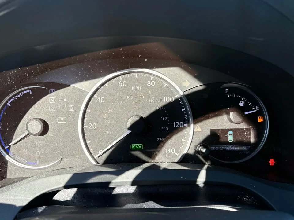 2011 Lexus CT - Image 15 of 17