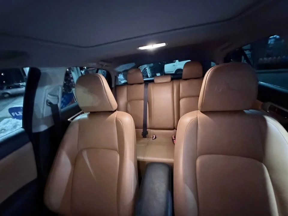 2011 Lexus CT - Image 10 of 12