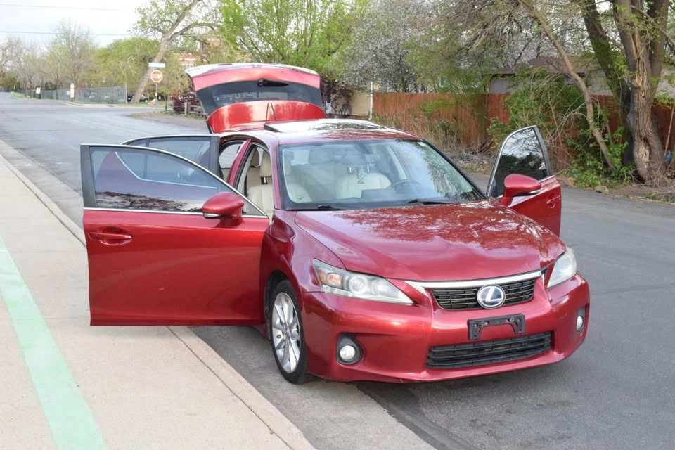 2011 Lexus CT - Image 8 of 9