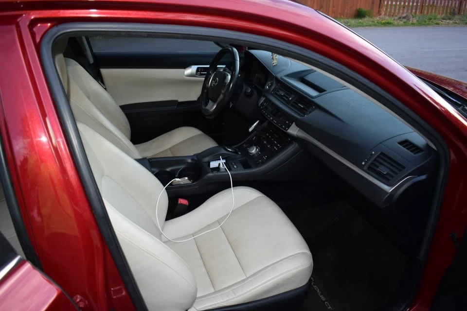 2011 Lexus CT - Image 3 of 9
