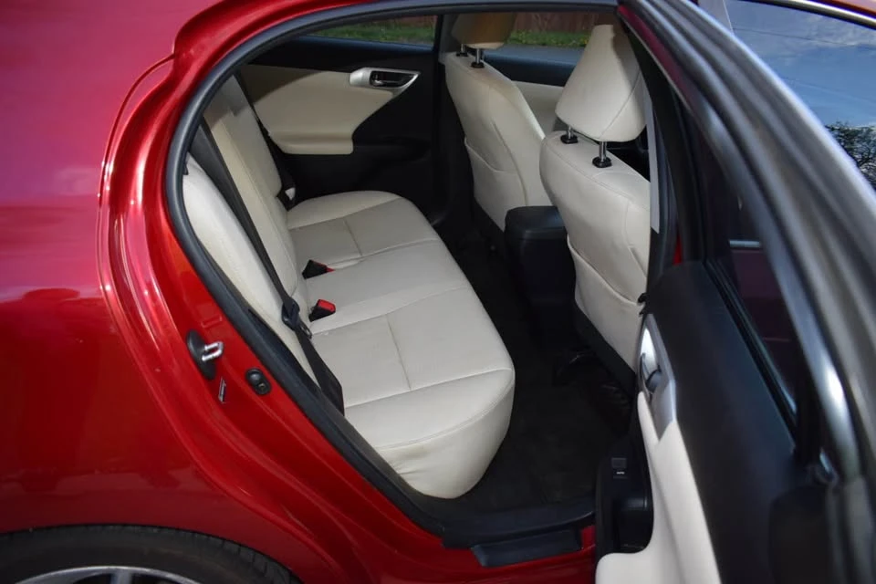 2011 Lexus CT - Image 4 of 9