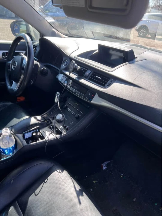 2011 Lexus CT - Image 7 of 10