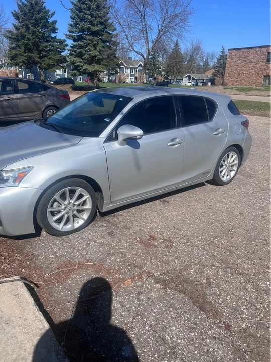 2011 Lexus CT - Image 2 of 10