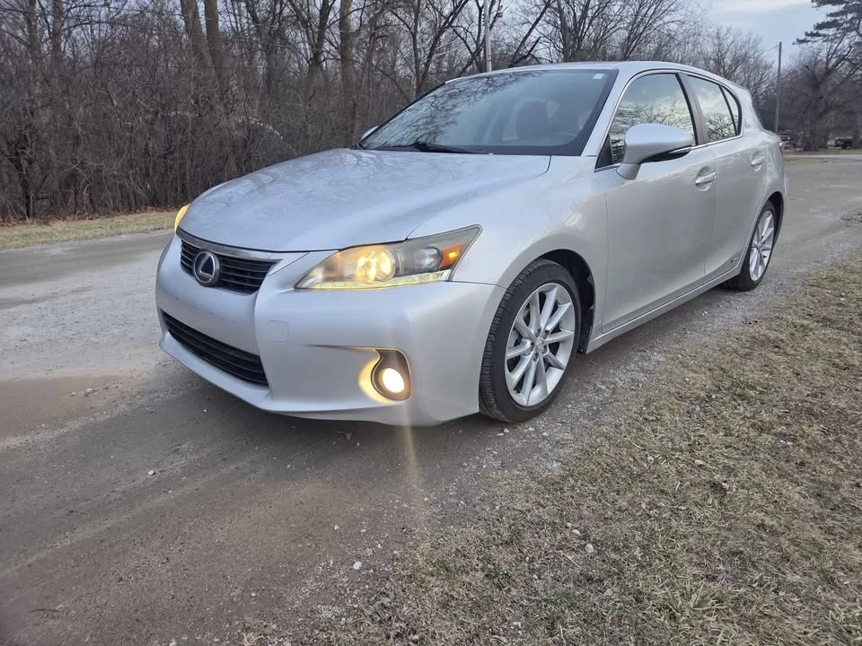 2011 Lexus CT - Image 5 of 10