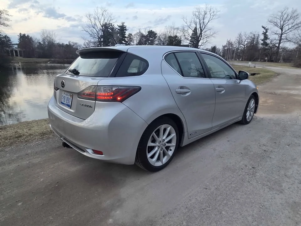 2011 Lexus CT - Image 4 of 10