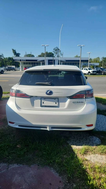 2011 Lexus CT - Image 16 of 18