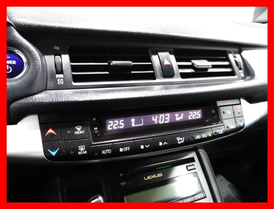 2011 Lexus CT - Image 14 of 20