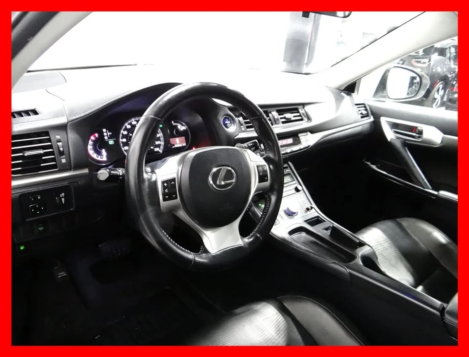 2011 Lexus CT - Image 9 of 20