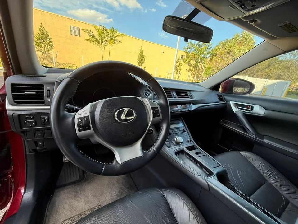 2011 Lexus CT - Image 7 of 14