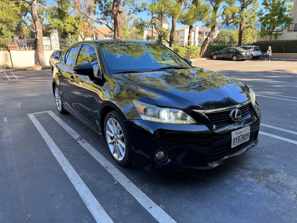 2011 Lexus CT - Image 4 of 15