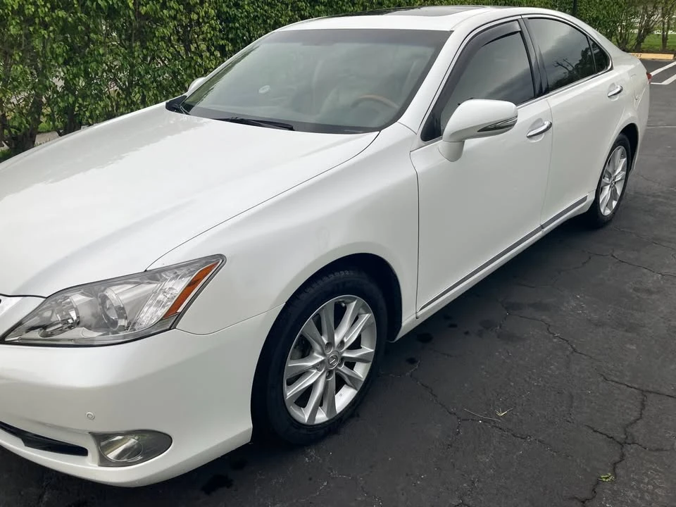 2011 Lexus ES 5th Gen - Image 4 of 19