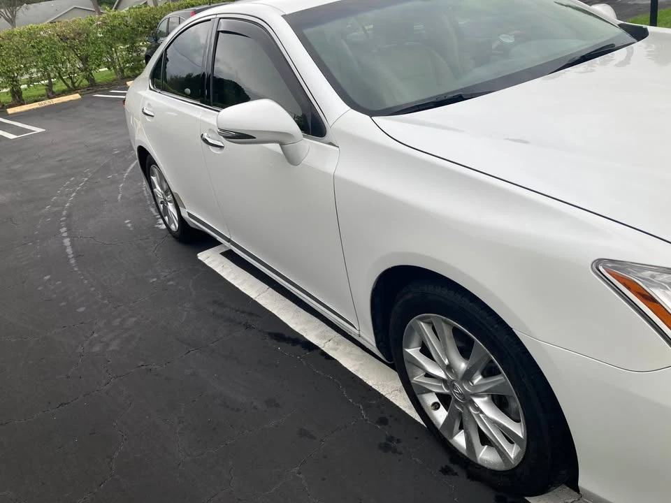 2011 Lexus ES 5th Gen - Image 3 of 19
