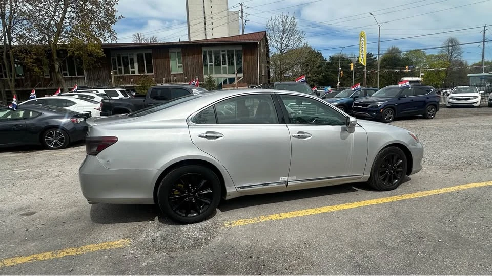 2011 Lexus ES 5th Gen - Image 6 of 9