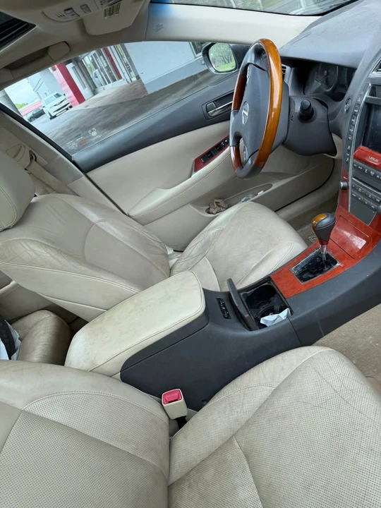 2011 Lexus ES 5th Gen - Image 4 of 6