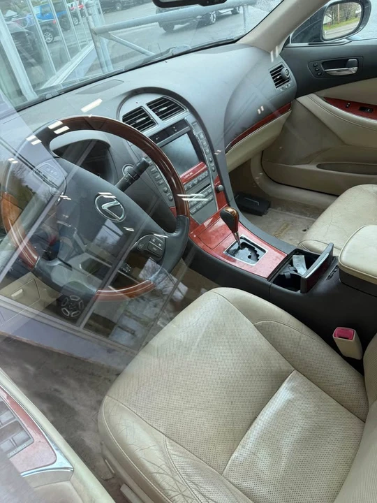 2011 Lexus ES 5th Gen - Image 6 of 6
