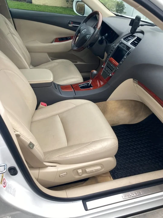 2011 Lexus ES 5th Gen - Image 6 of 19