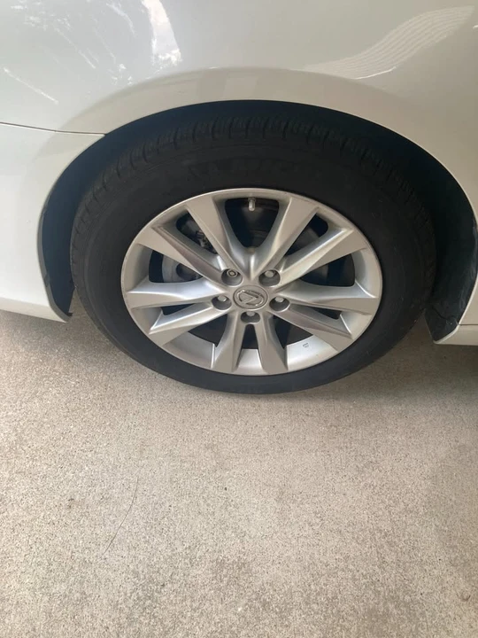 2011 Lexus ES 5th Gen - Image 15 of 19