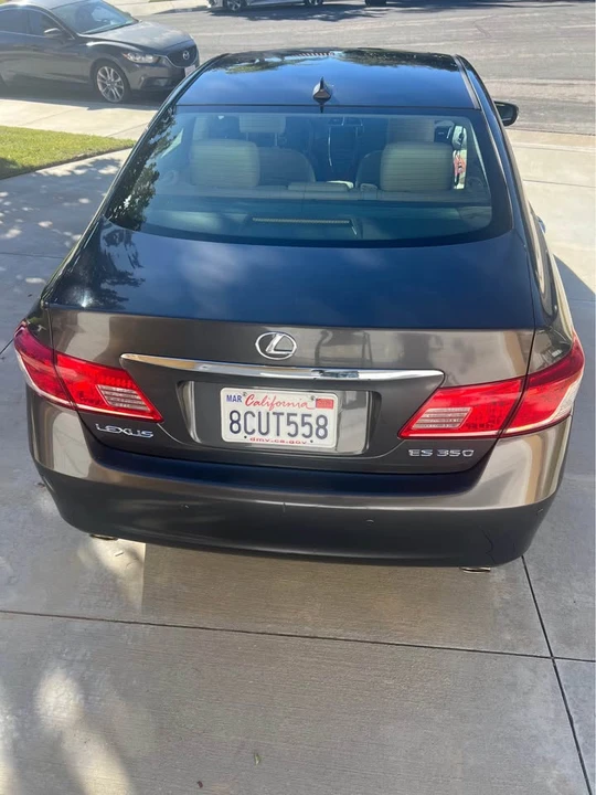 2011 Lexus ES 4th Gen - Image 4 of 16