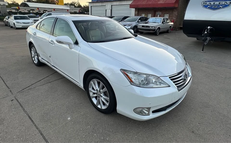 2011 Lexus ES 5th Gen - Image 8 of 16