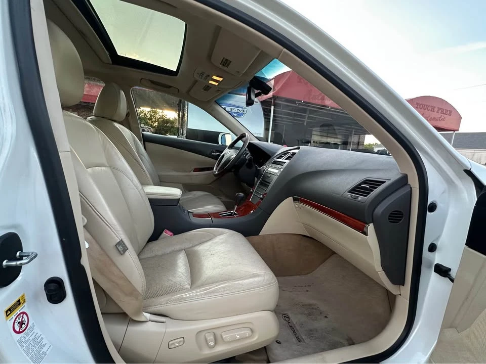 2011 Lexus ES 5th Gen - Image 10 of 16