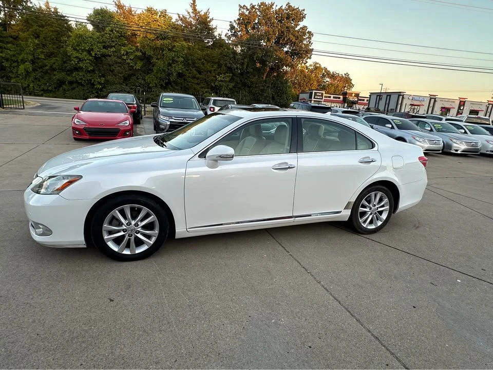 2011 Lexus ES 5th Gen - Image 4 of 16