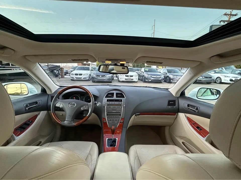 2011 Lexus ES 5th Gen - Image 13 of 16