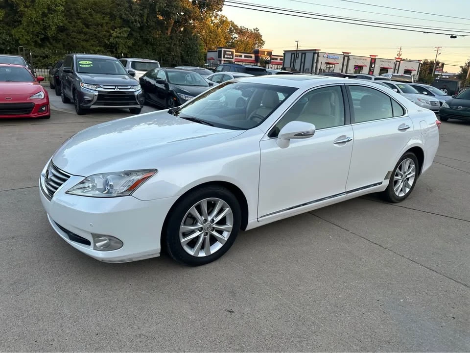 2011 Lexus ES 5th Gen - Image 3 of 16
