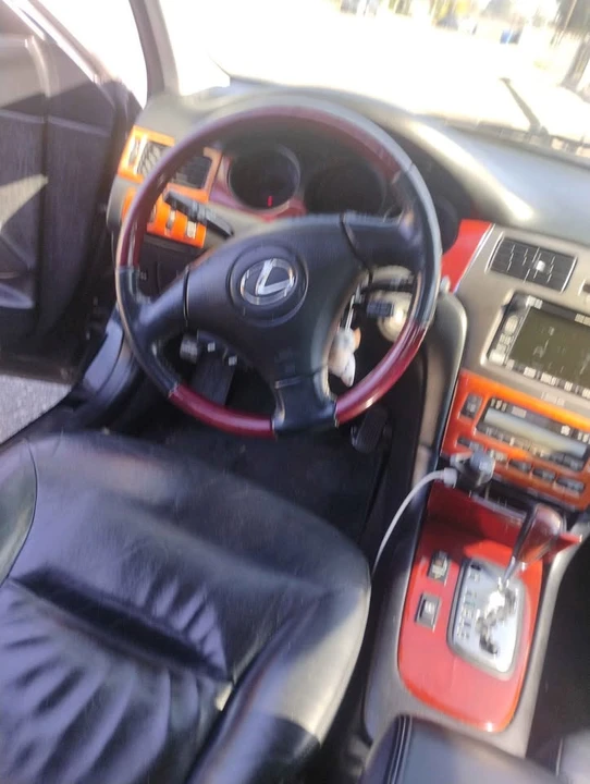 2011 Lexus ES 5th Gen - Image 8 of 9