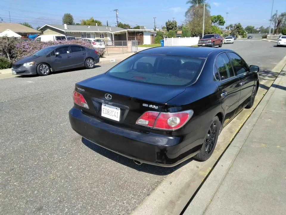 2003 Lexus ES 4th Gen - Image 2 of 17