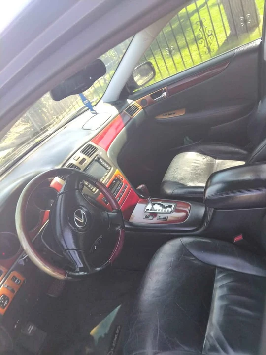 2003 Lexus ES 4th Gen - Image 3 of 11