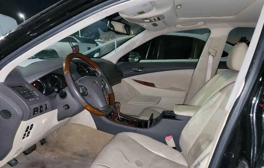2011 Lexus ES 5th Gen - Image 8 of 15