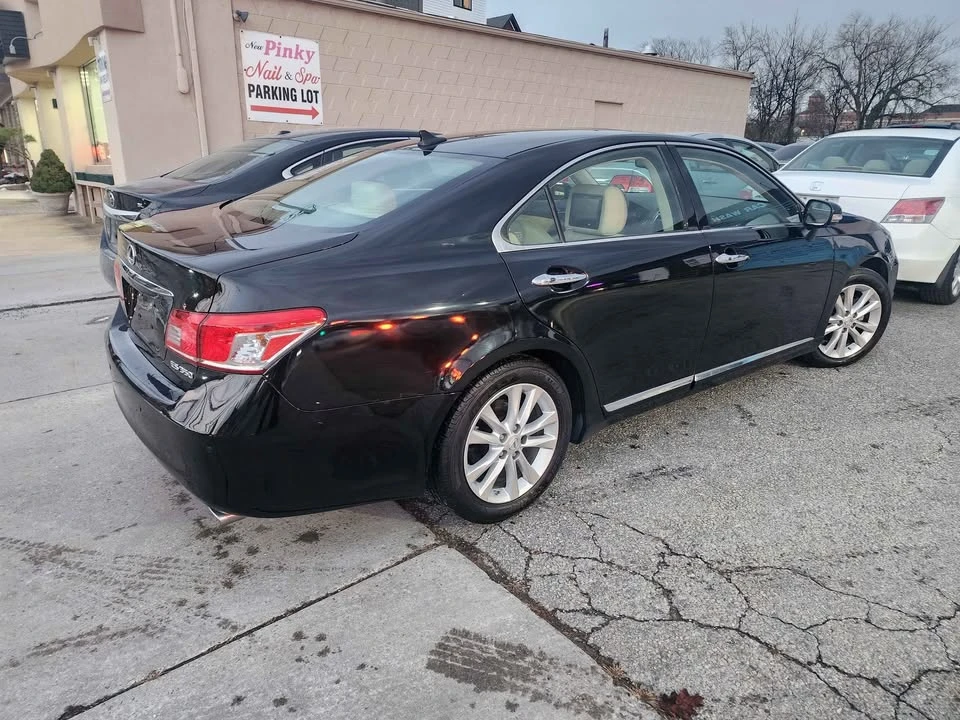 2011 Lexus ES 5th Gen - Image 2 of 12