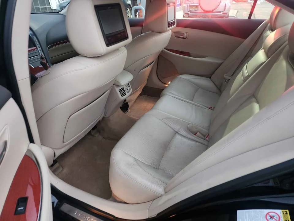 2011 Lexus ES 5th Gen - Image 4 of 12