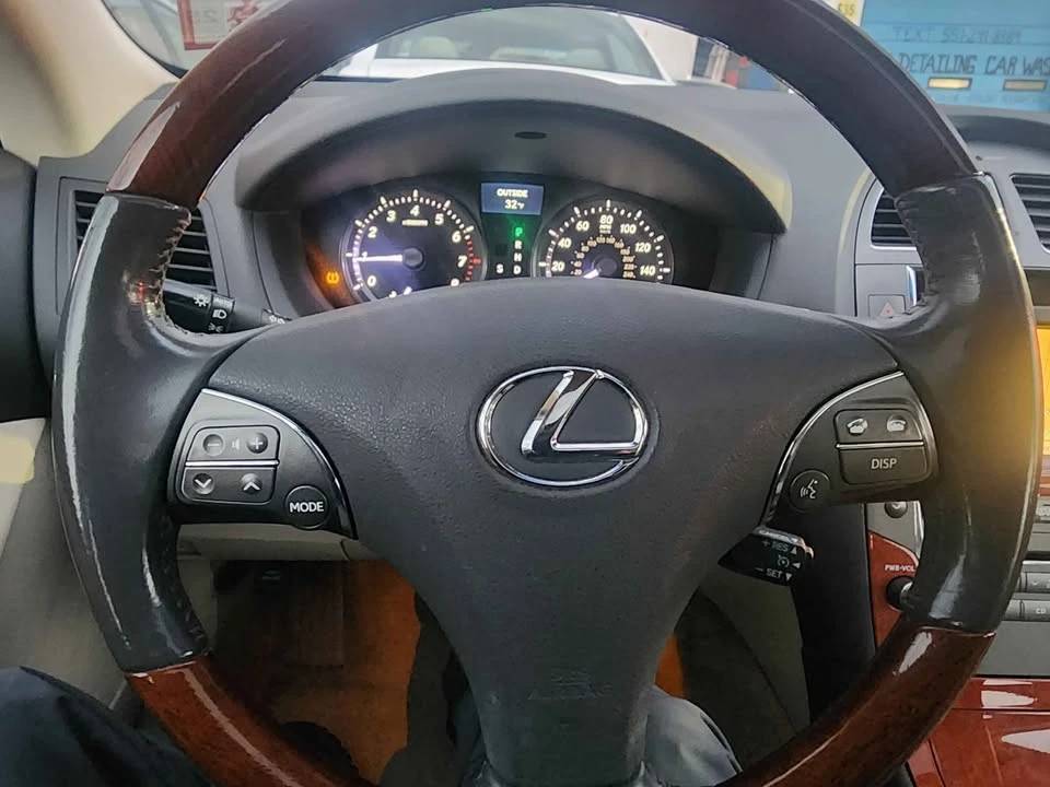 2011 Lexus ES 5th Gen - Image 6 of 12