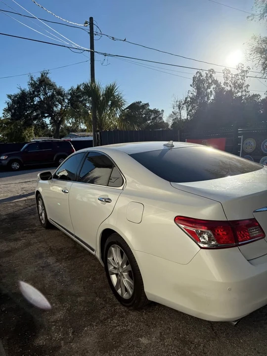 2011 Lexus ES 5th Gen - Image 5 of 8