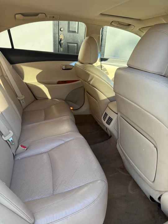 2011 Lexus ES 5th Gen - Image 8 of 8