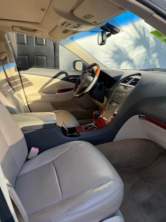 2011 Lexus ES 5th Gen - Image 7 of 8