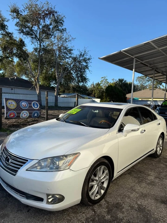 2011 Lexus ES 5th Gen - Image 2 of 8