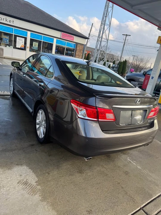 2011 Lexus ES 5th Gen - Image 8 of 8