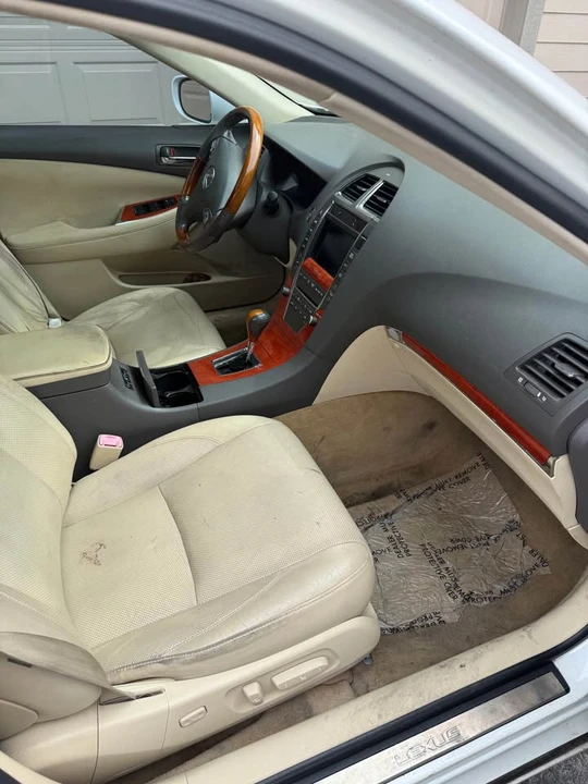 2011 Lexus ES 5th Gen - Image 6 of 12