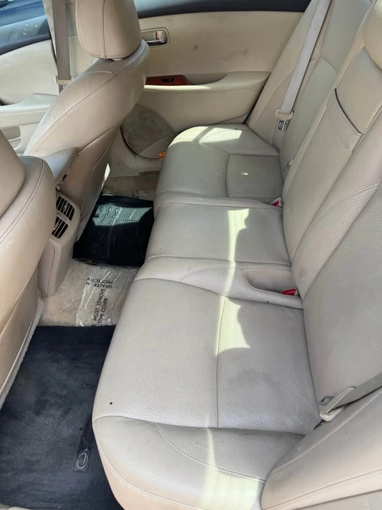 2011 Lexus ES 5th Gen - Image 12 of 12