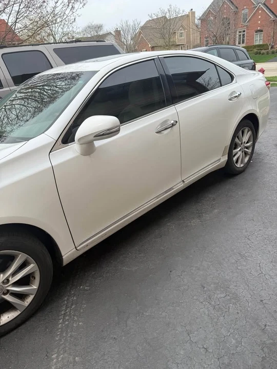 2011 Lexus ES 5th Gen - Image 2 of 12
